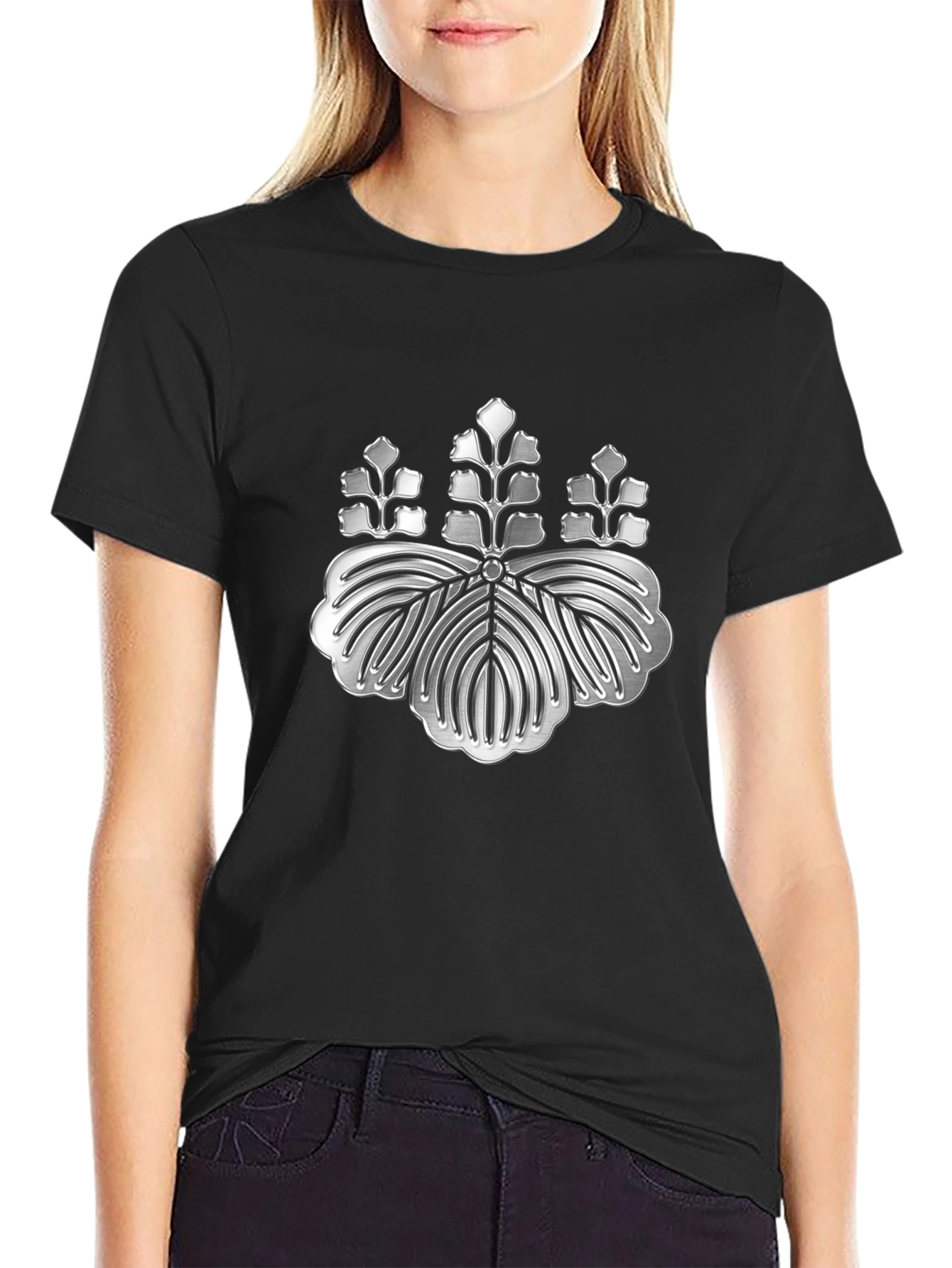 Embossed Japanese Crest Graphic Tee - Stylish Comfort
