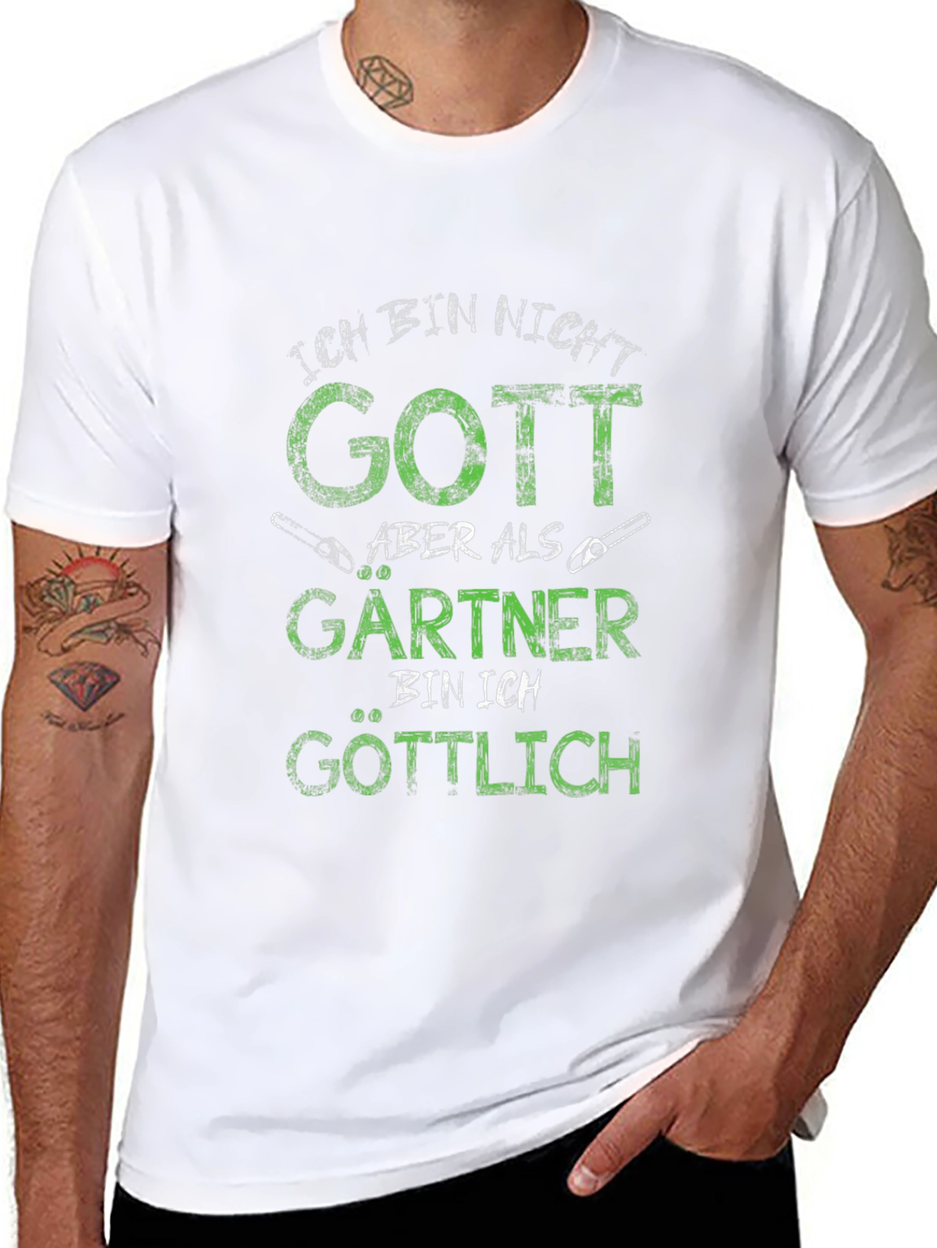 Ich Bin Nicht Gott Gardener T-Shirt
