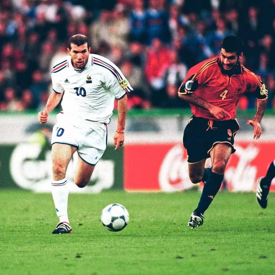 2000 Spain Home Red Retro Soccer Jersey Detail 1