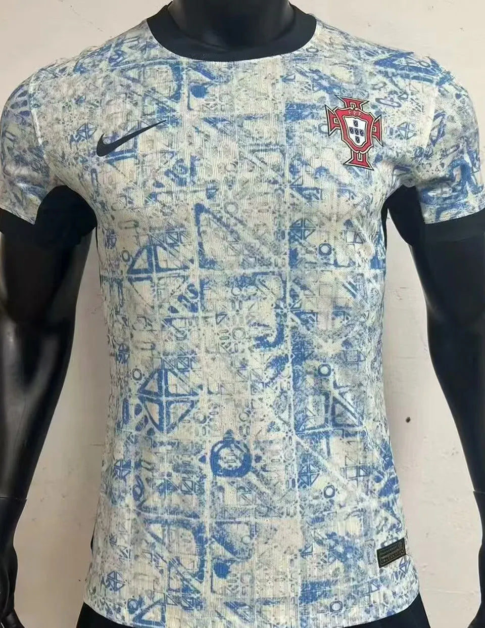 2016 Portugal Away Retro Long Sleeve Soccer Jersey Detail 3