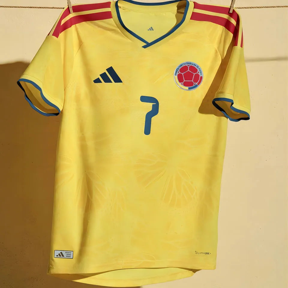 2026/27 Colombia 1:1 Quality Home Yellow Fans Soccer Jersey (Have Right Patch 有右臂章 黑底白字） Detail 2