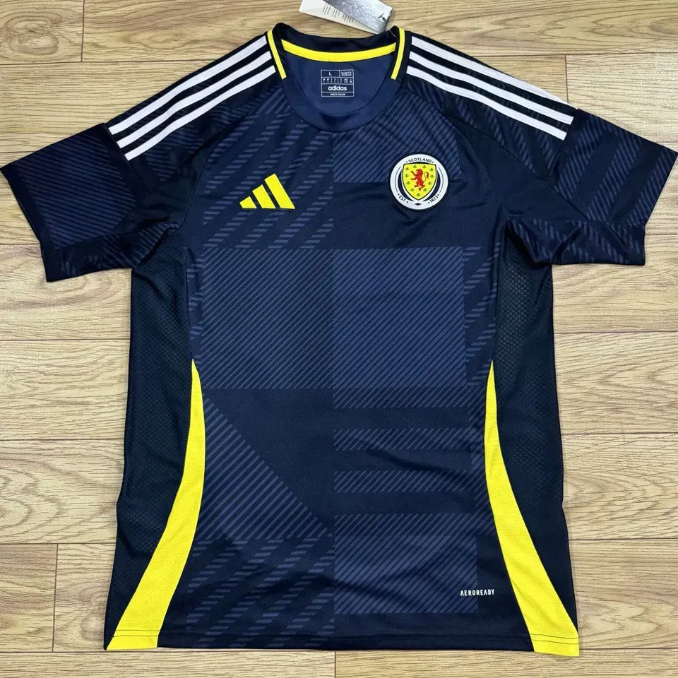 1982 Scotland Away Red Retro Soccer Jersey Detail 1